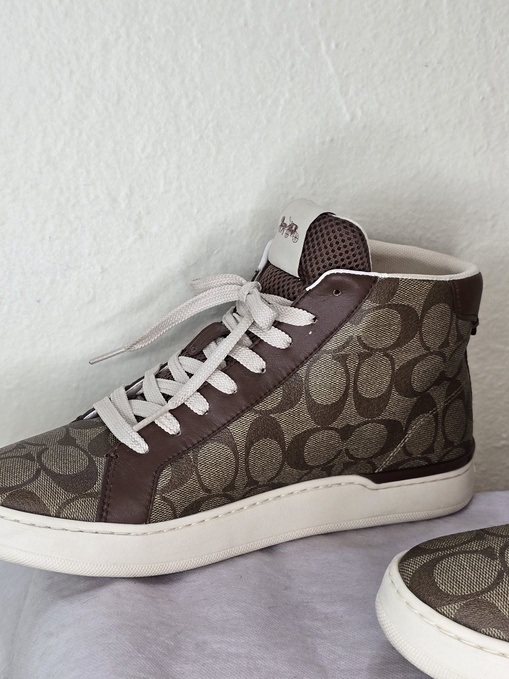 Coach Clip Signature High Top Sneakers Women’s Size 11B Brown Khaki Canvas - Picture 9 of 14